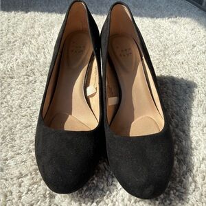 Elegant Black 3in Wedge Pumps
